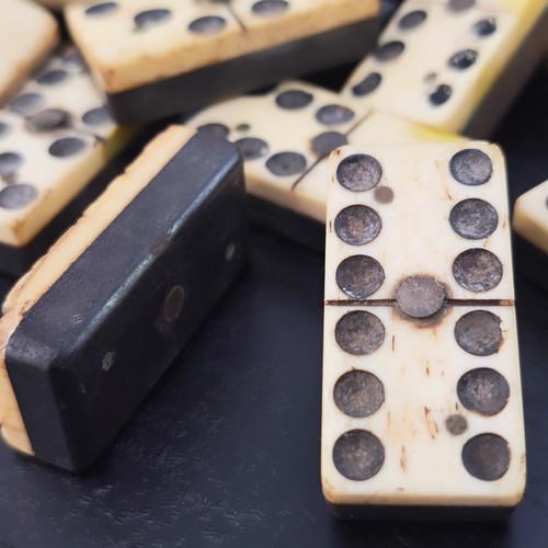 Jeux dominos ancien et - jeux, os